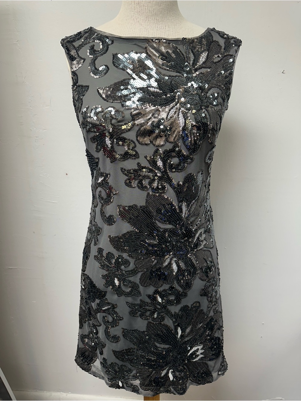 White House Black Market Sleeveless Gray Floral Sequin Cocktail Dress